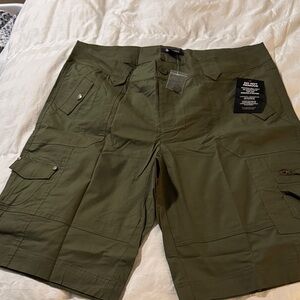 Roaman's Olive Cargo Shorts 18W